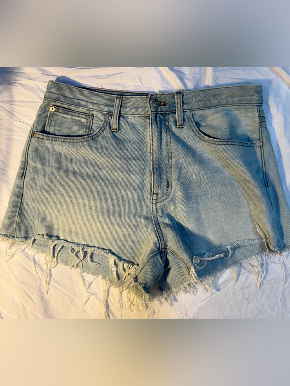 Madewell Relaxed Denim Shorts Women’s 28 Light Wash Raw Hem 100% Cotton - Picture 2 of 15